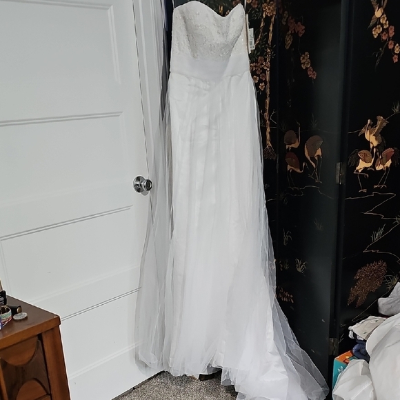 David's Bridal White Tulle Strapless Beaded Gown - Picture 7 of 7